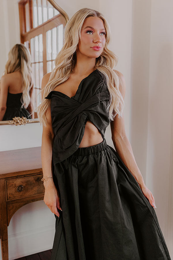 Premium Social Hour Cut-Out Midi Dress - Black