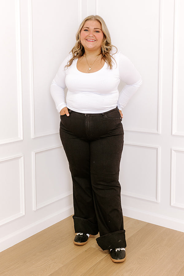 Ultimate Chic White Curve-Fit Top