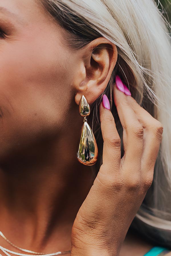 Ultimate Chic Moment Earrings - Premium Gold Teardrop Design