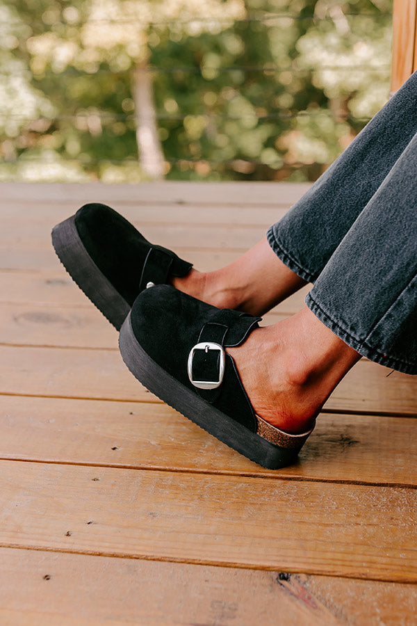 Ultimate Comfort: Payton Faux Suede Platform Clogs in Sleek Black