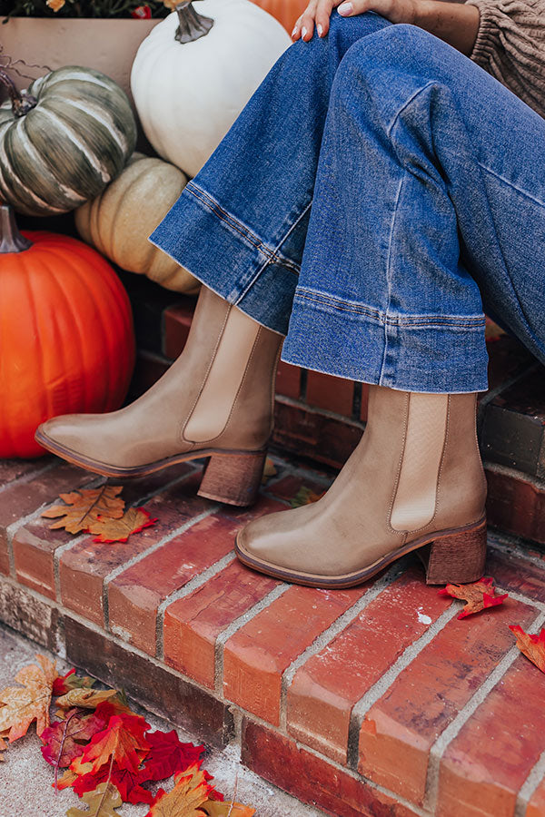 Premium Skylar Vintage Boots in Warm Taupe - Ultimate Comfort & Style