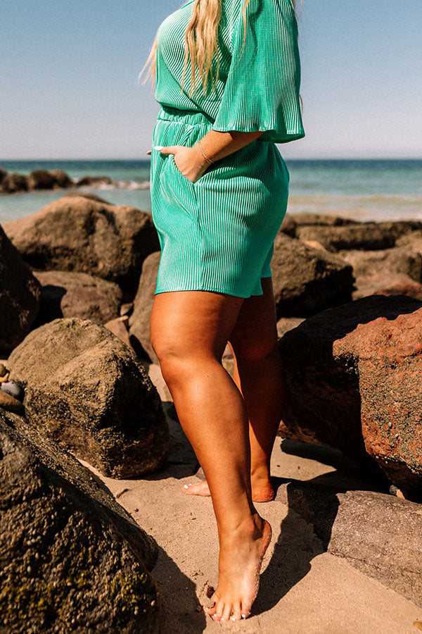 Premium Turquoise Curves Pleated Shorts – Ultimate Style Upgrade