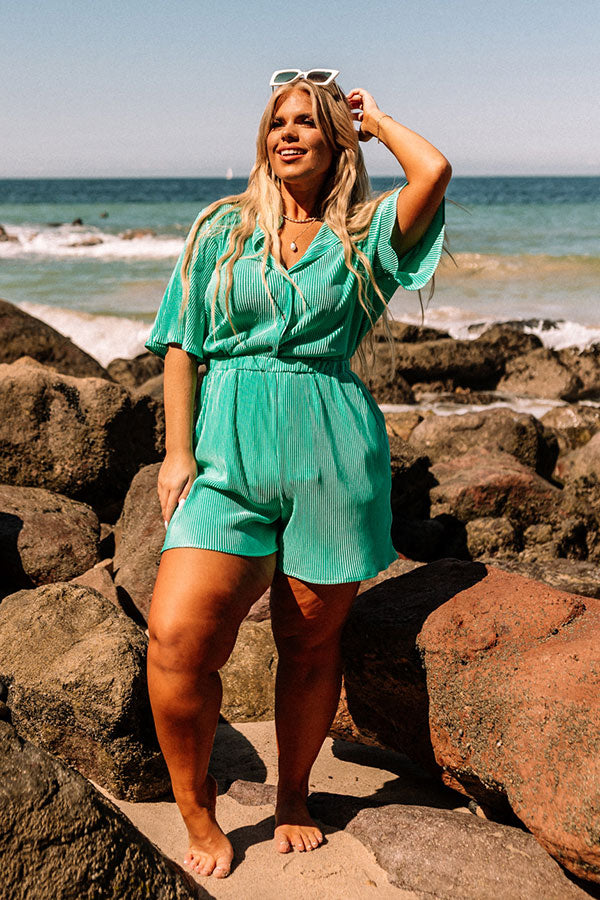 Premium Turquoise Curves Pleated Shorts – Ultimate Style Upgrade