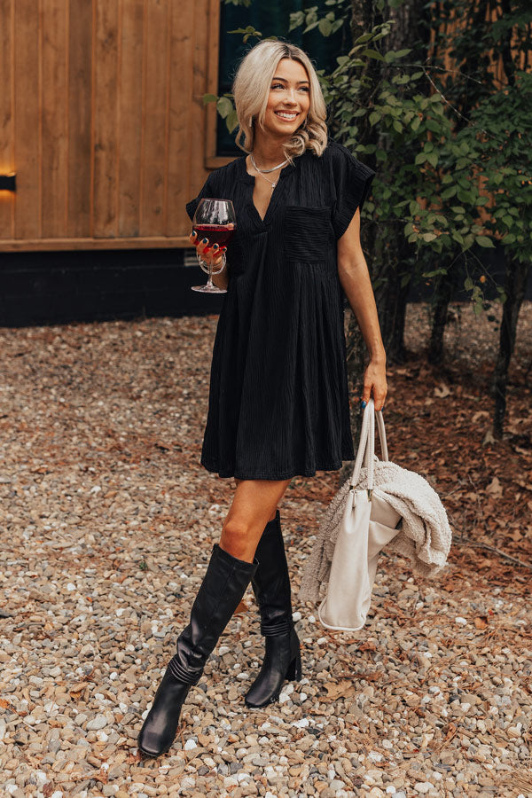 Ultimate Long Weekend Shift Dress - Sleek Black Edition