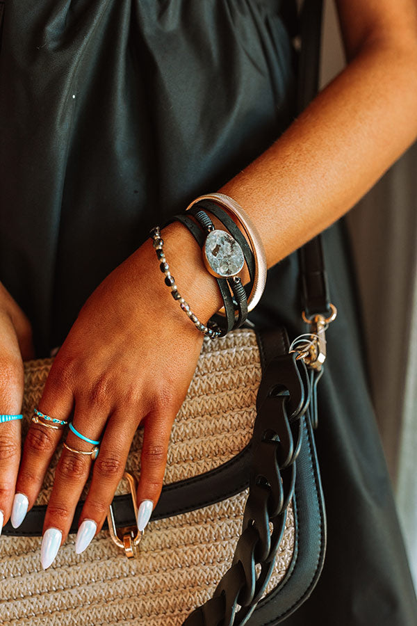 Premium Blissful Break Magnetic Bracelet - Black & Gold Elegance