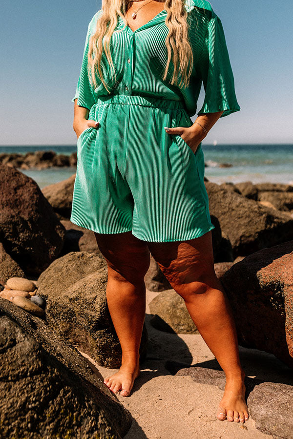 Premium Turquoise Curves Pleated Shorts – Ultimate Style Upgrade